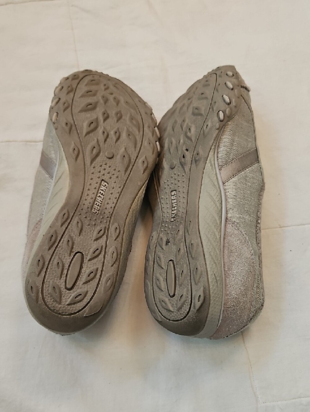 Skechers Casual Slip-On Women’s Comfort Shoes in Light Tan Size 8.5 - Picture 5 of 8